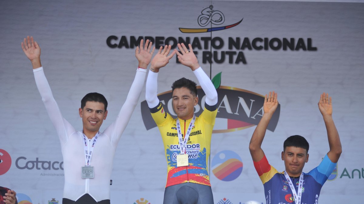 Jefferson Cepeda, ganador de la contrarreloj en la categoría masculina, se prepara para su debut internacional con Movistar Team tras su victoria en Imbabura.