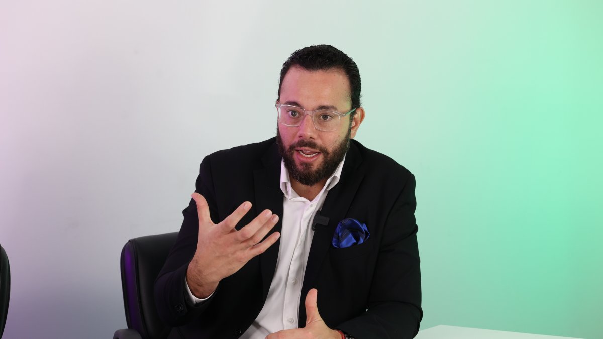 Gonzalo Albán es ingeniero en Gestión Empresarial Internacional y máster en Políticas y Gestión Pública.