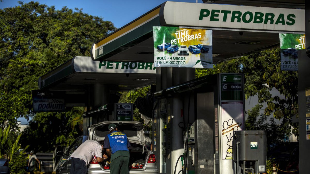 La petrolera brasileña Petrobras.