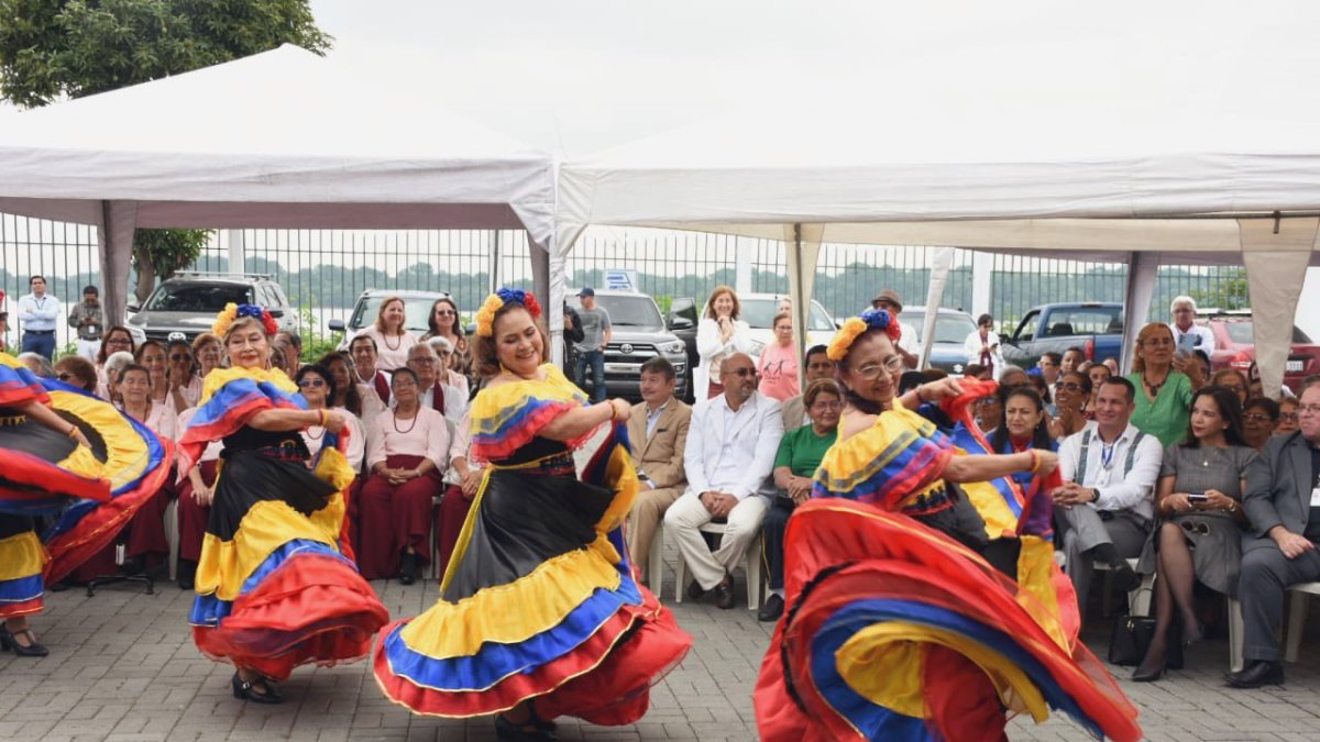 Las personas, por vejez, se pueden jubilar con al menos 60 años de edad.