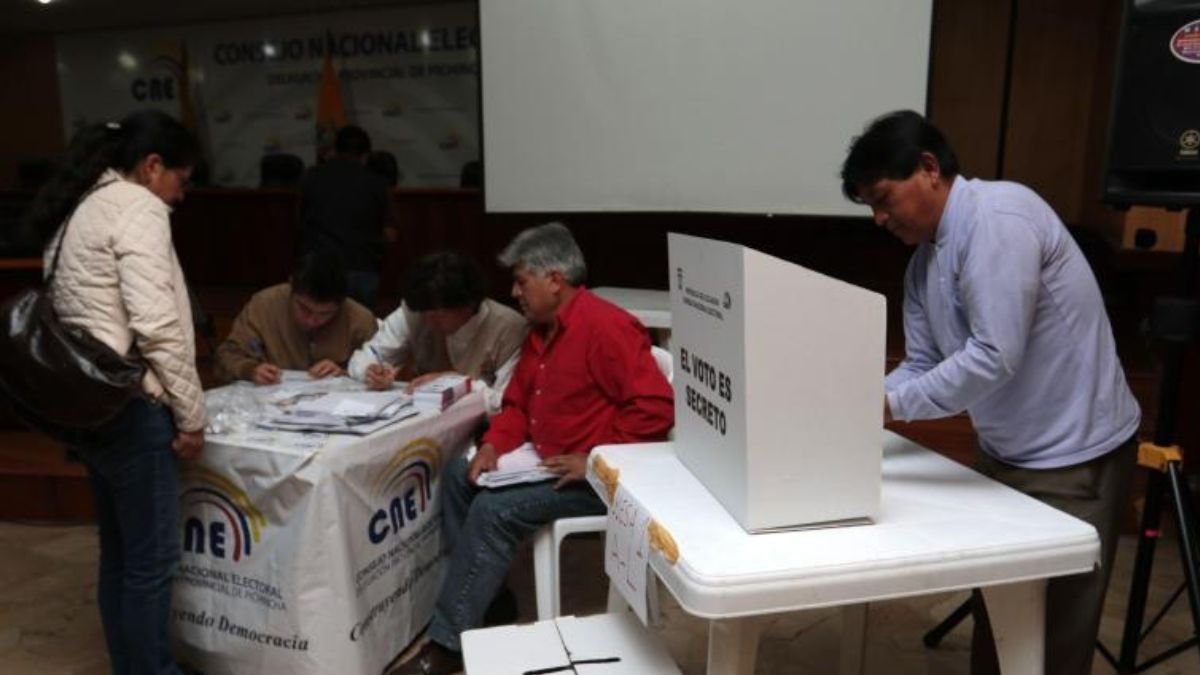 Más de 13,7 millones de ecuatorianos están convocados a sufragar este 9 de febrero.