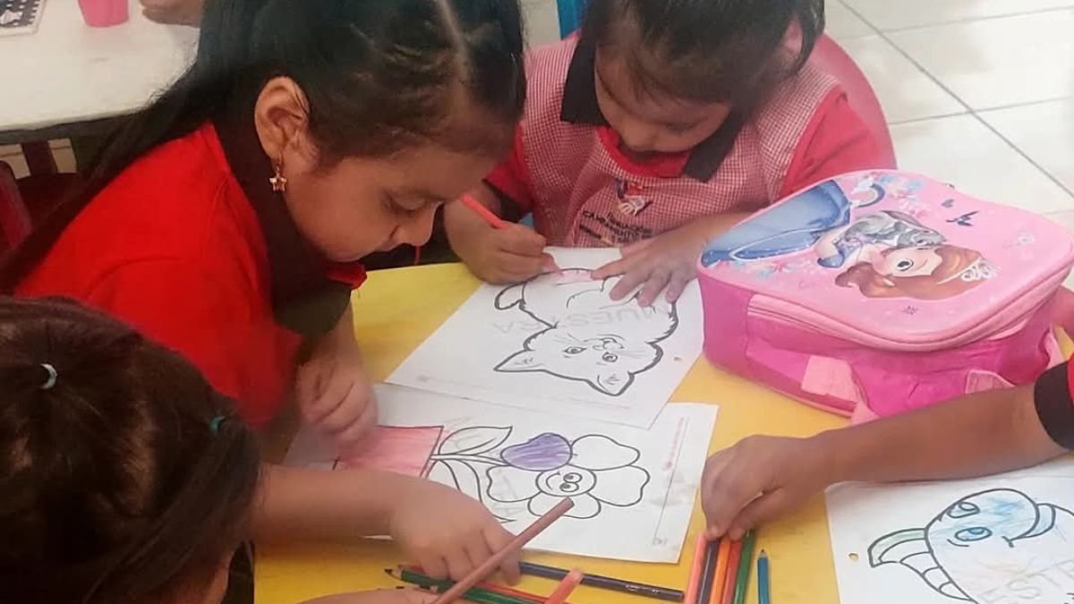 ONG. Atiende a más de 200 niños con discapacidad brindándoles medicina, alimentación y terapias.