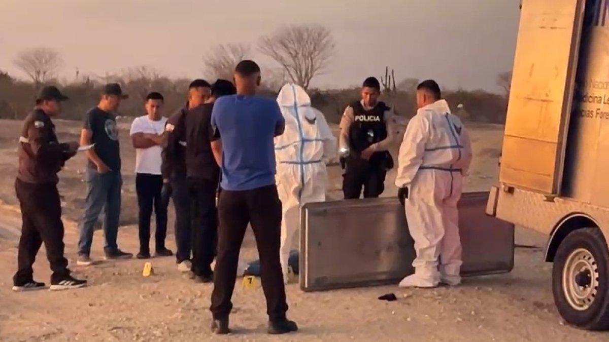 Rescate. La niña fue hallada a un kilómetro de los restos de su madre.