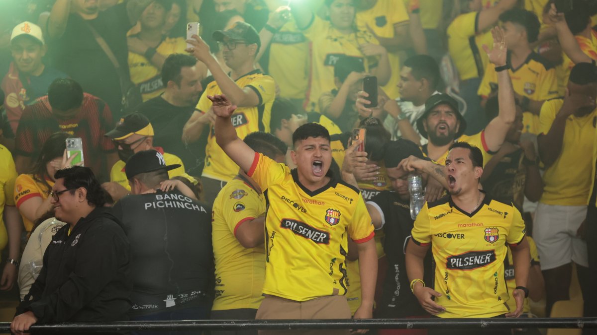 Se esperan más de 35.000 personas en el estadio Olímpico Atahualpa para la Noche Amarilla en Quito. El partido amistoso es ante Deportivo Quito.