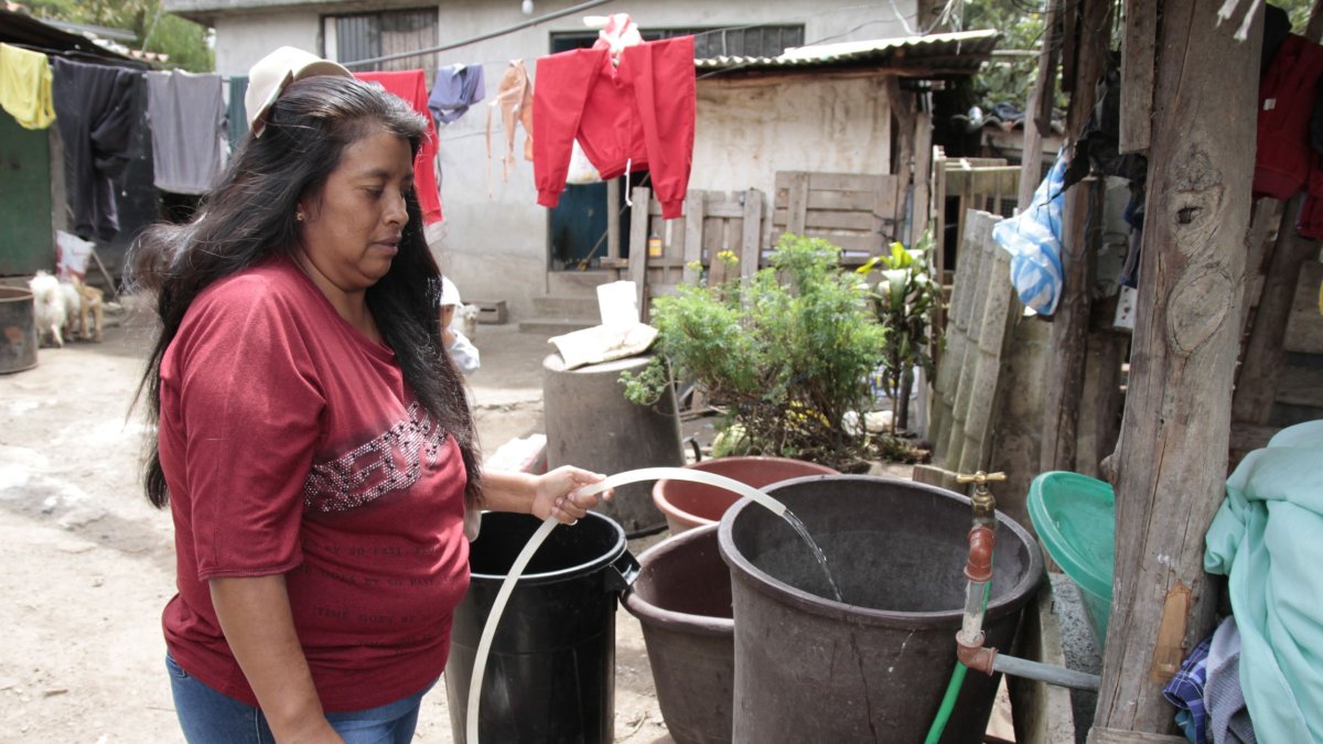 Imagen referencial. Las personas referían que el corte de agua en Conocoto se prolongó desde el fin de semana.