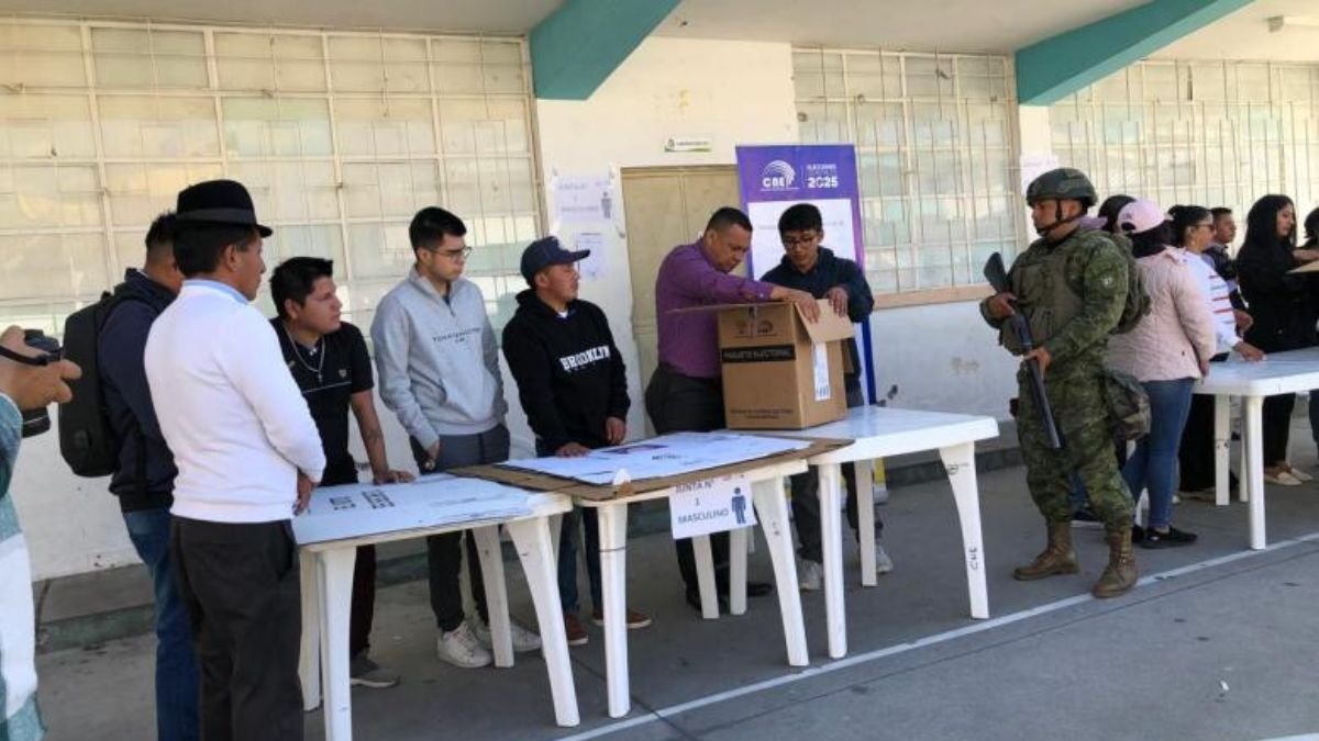 Referencial. Más de 4.300 establecimientos educativos funcionarán como recintos electorales este domingo 9 de febrero.