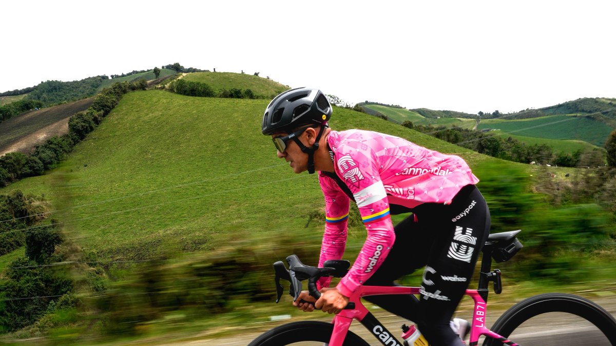 Richard Carapaz cumplió en el país la primera parte de su preparación.