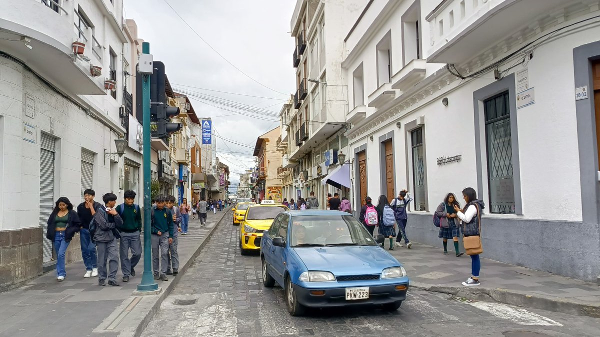 Problema. A pesar del gran número de personas en las calles, se ve poca o nula presencia policial.