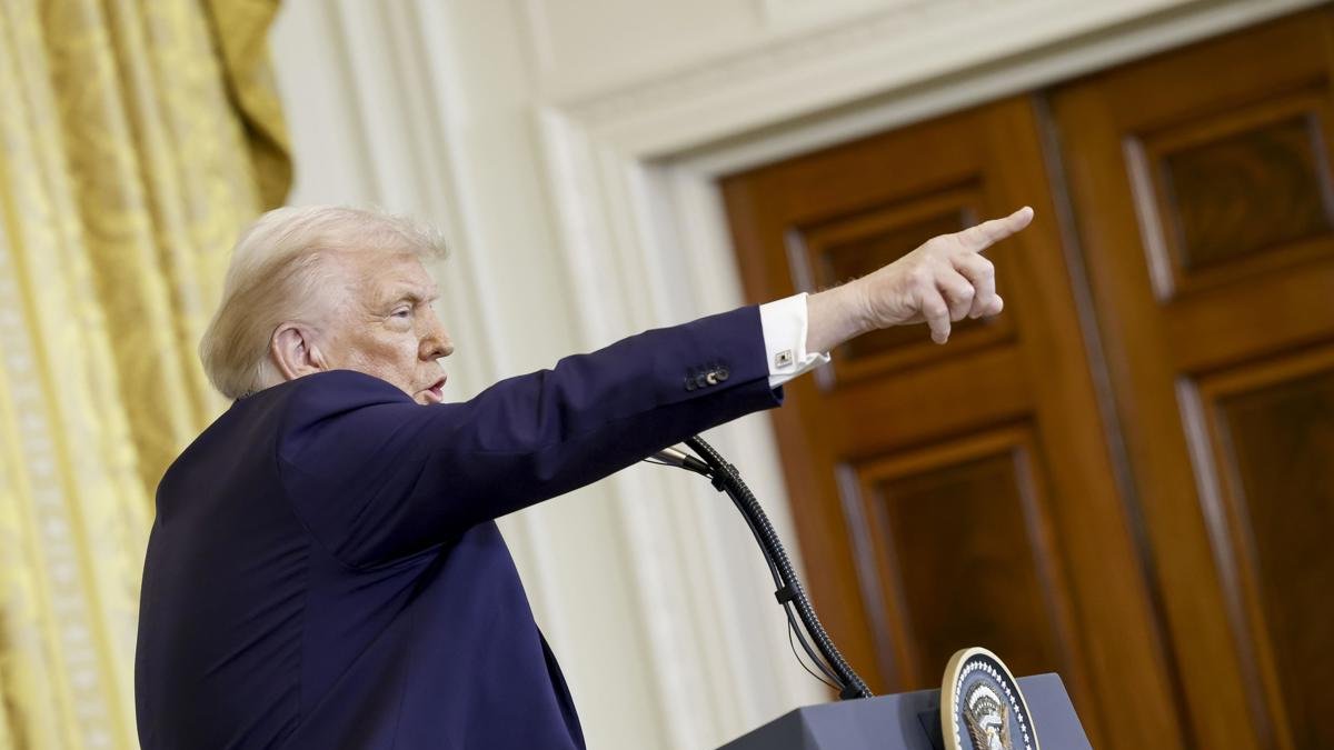 El presidente de Estados Unidos, Donald Trump, habla durante una conferencia de prensa conjunta con el primer ministro israelí, Benjamin Netanyahu, este martes 4 de febrero.