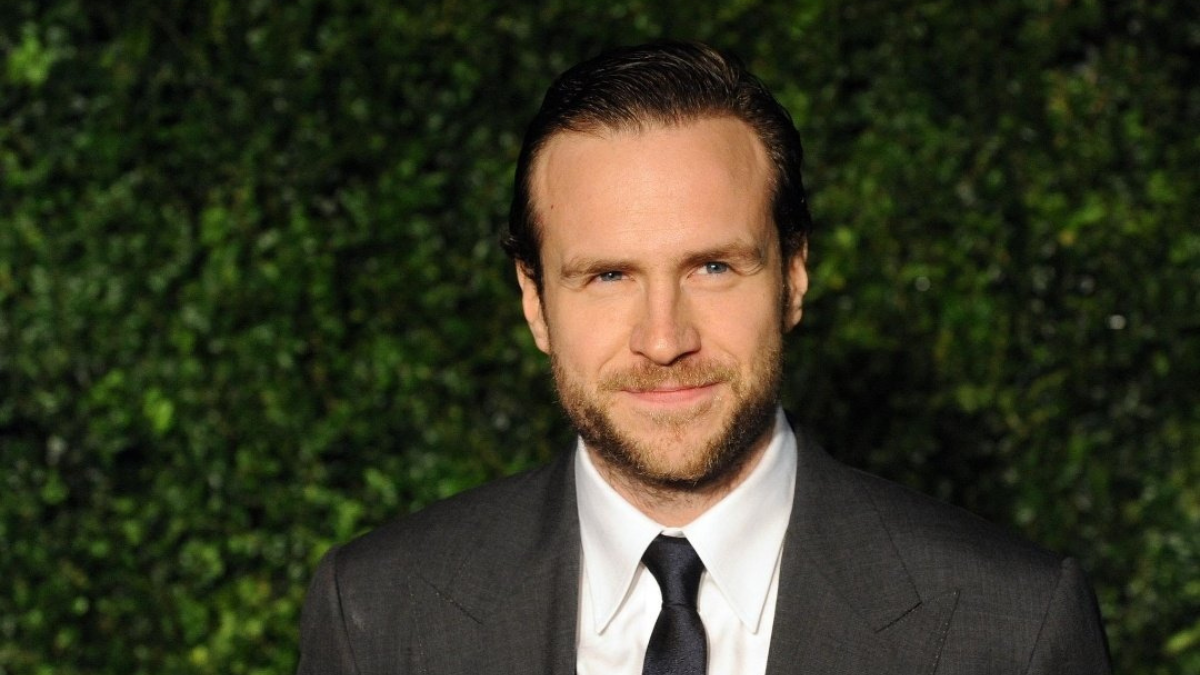 El actor consigue orden de alejamiento contra mujer que lo acosa