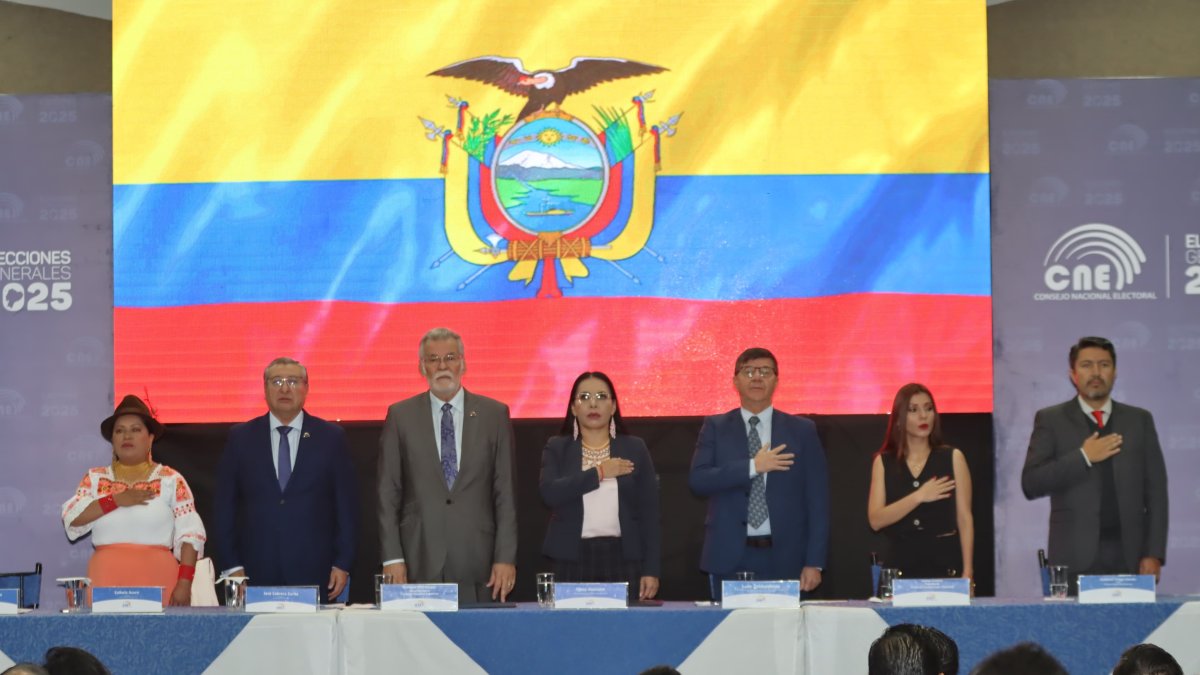 El CNE inició las elecciones generales 2025 con el voto de las personas privadas de libertad del país.