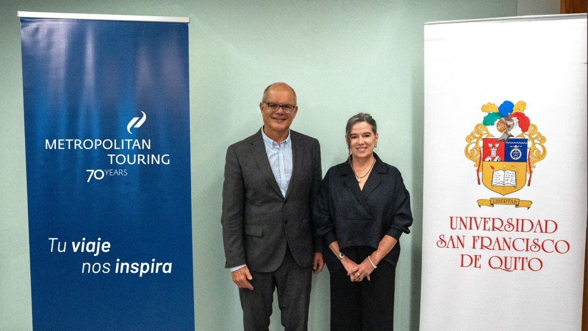 Diego Quiroga, Rector Universidad San Francisco de Quito y Paulina Burbano de Lara, presidenta de Metropolitan Touring.
