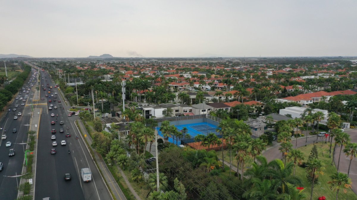 En el 2024 se registraron algunos robos a viviendas en Samborondón, una zona de alta plusvalía