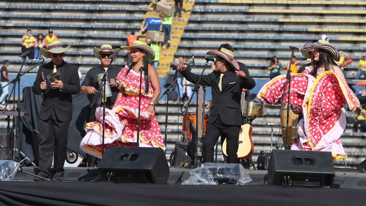 La banda colombiana La Sonora Dinamita pondrá a bailar a los asistentes el domingo 11 de octubre en la Plaza de la Identidad de Lumbisí.