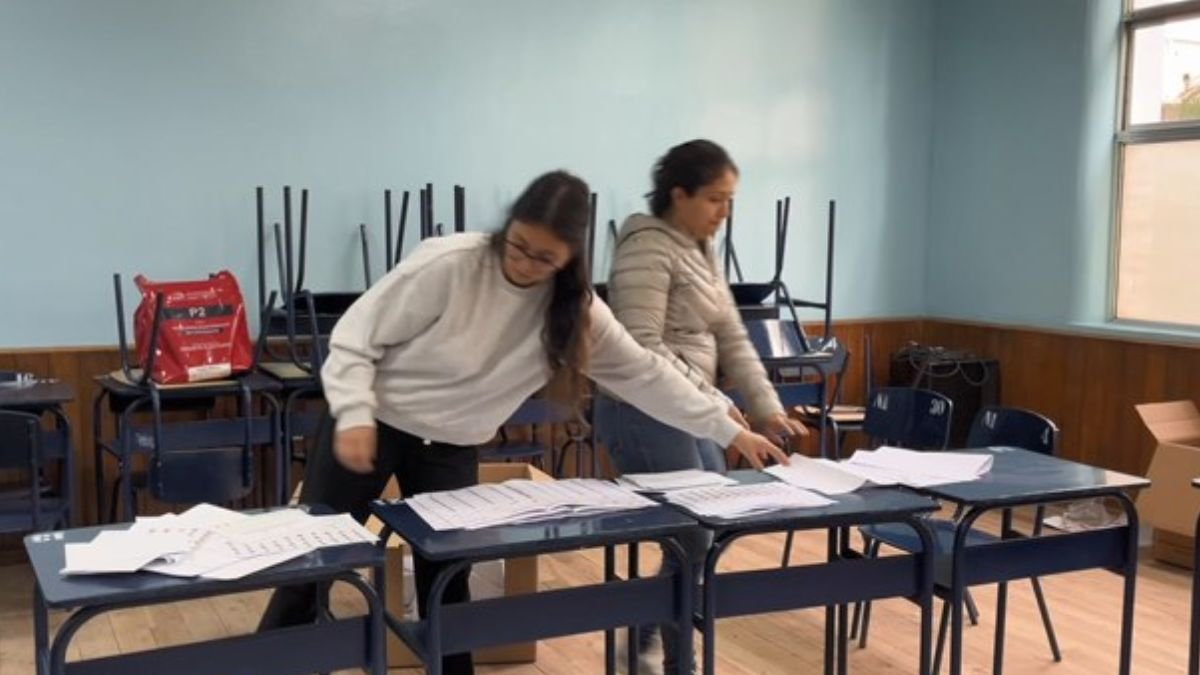 Los miembros de mesa  instalación de la mesa tienen como función el control del proceso de votación y el conteo de los sufragios.