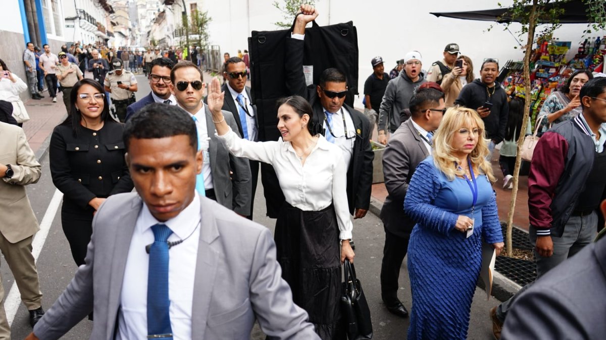 Verónica Abad llama a la paz a Daniel Noboa.