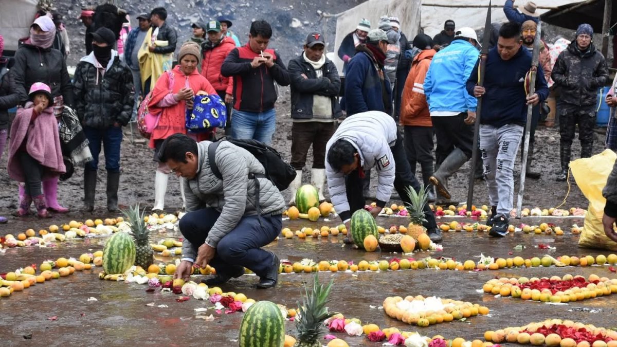 Tradición. El ritual se realizó en la laguna de Anteojos, en el Parque Nacional Los Llanganates, por el Día de los humedales.
AG-EXTERNOS