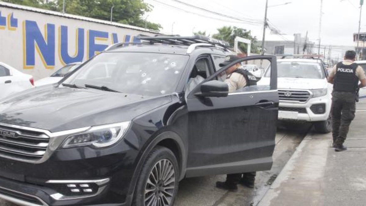 Los músicos urbanos conocidos como Kutty y Chicho (foto) se encontraban en este carro cuando fueron atacados.