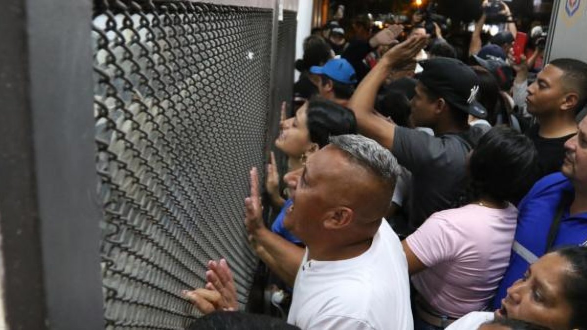 Comerciantes y conocidos pedían justicia por la muerte del joven vendedor.