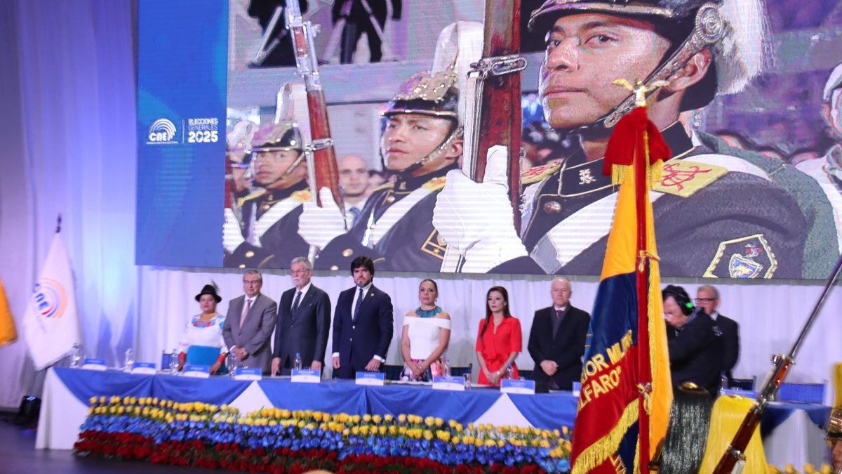 José de la Gasca fue el representante de Noboa en la inauguración de la jornada electoral.