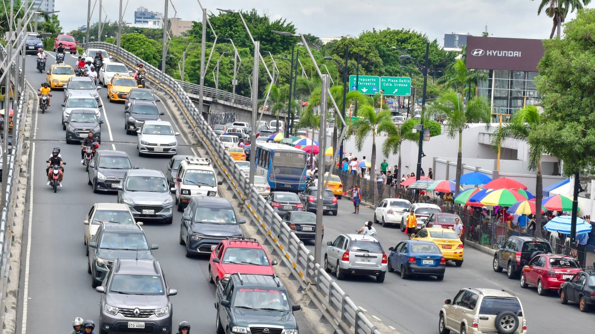 La avenida de Las Américas es uno de los puntos más congestionados de Guayaquil, este 9 de febrero.