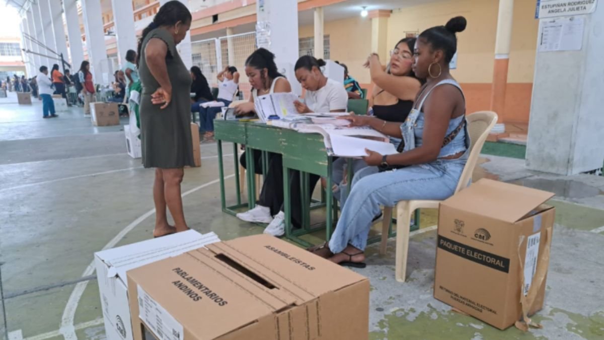 Los ecuatorianos podrían volver a las urnas en poco tiempo si llegase a haber una segunda vuelta.