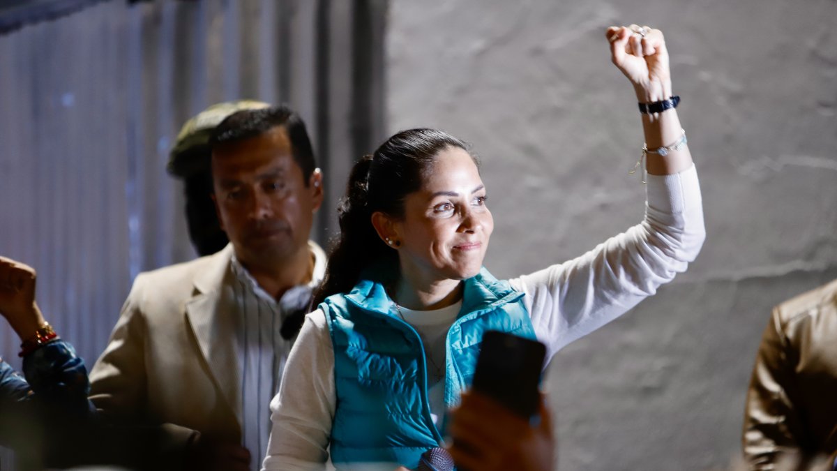 La candidata del correísmo, Luisa González, tildó de victoria los resultados.