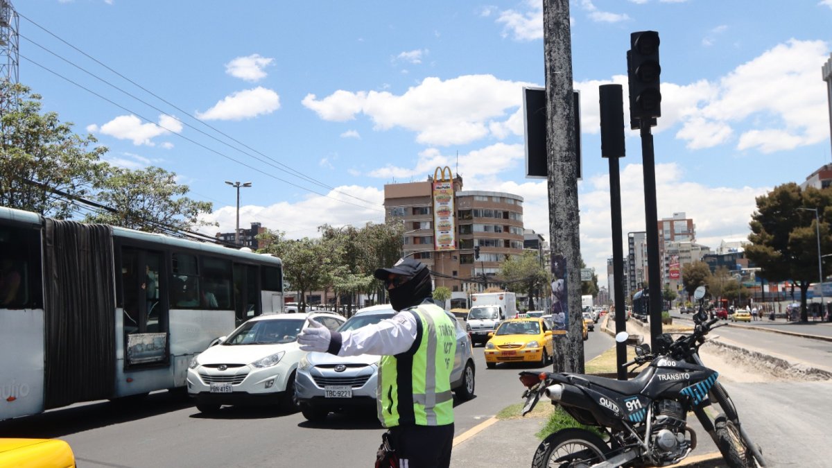 Referencial.  Se llevará a cabo la reprogramación del sistema en 140 intersecciones semafóricas con alta carga vehicular,