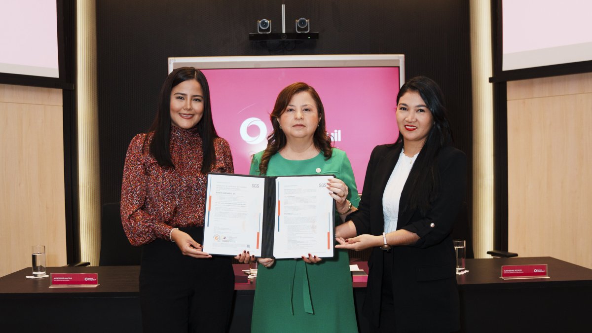 Banco de Guayaquil recibe la Declaratoria de Verificación de la Auditoría de Gases de Efecto Invernadero (GEIs).