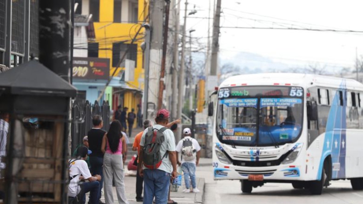 Los trabajos han provocado cambios en rutas de buses. Imagen referencial