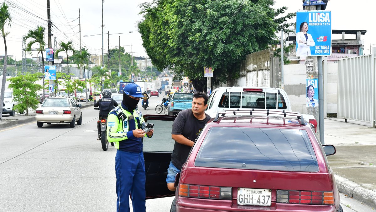 El operativo dejó varios vehículos multados