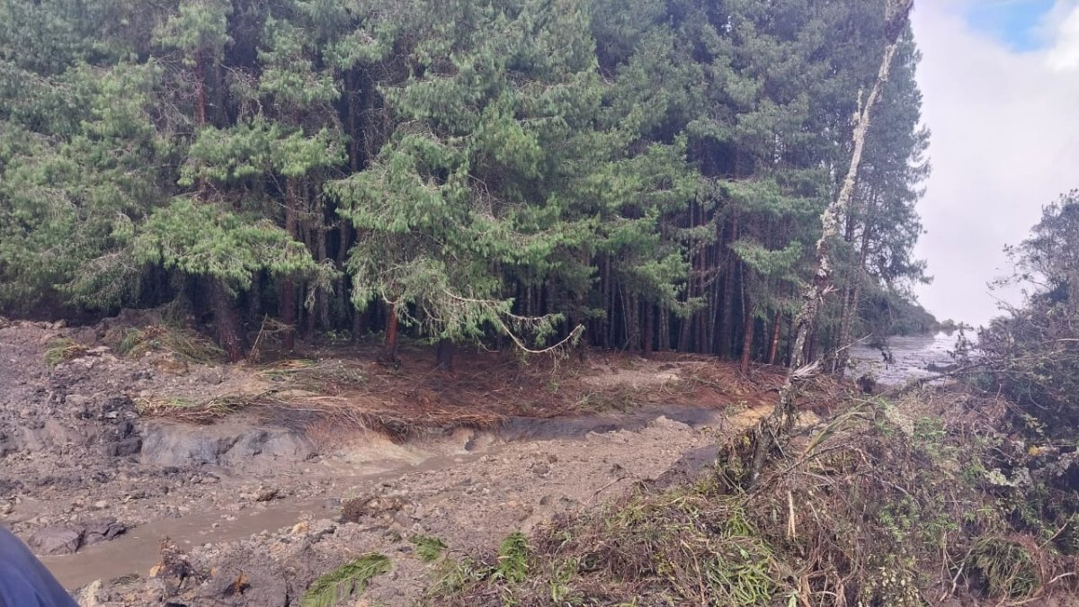 Un tanque reservorio colapsó en la parroquia Victoria del Portete, en el sur de Cuenca.