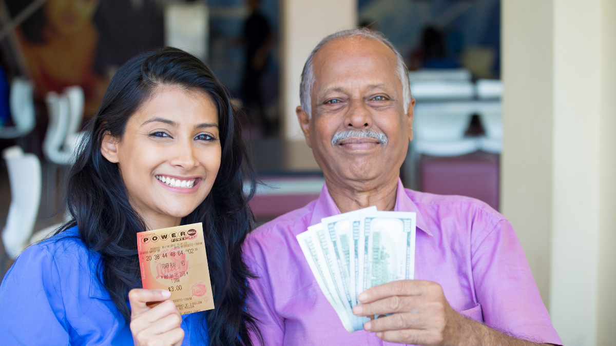 Es posible participar en línea a través de plataformas como TheLotter