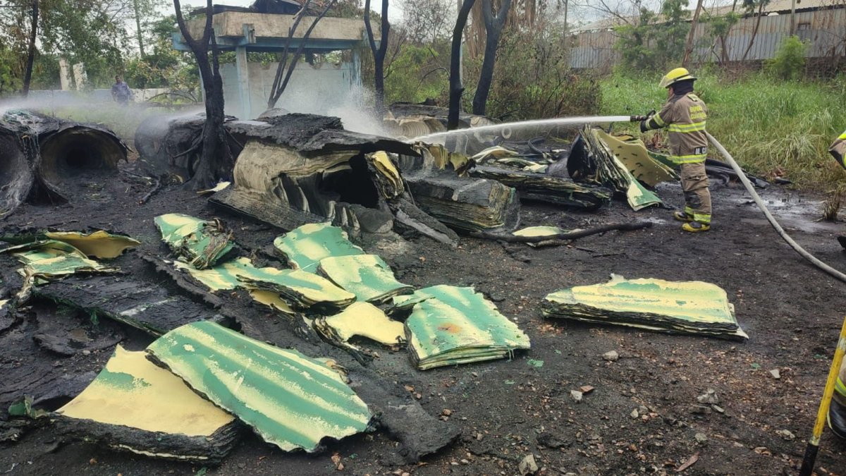 Escenario. La emergencia fue atendida por el Cuerpo de Bomberos.
