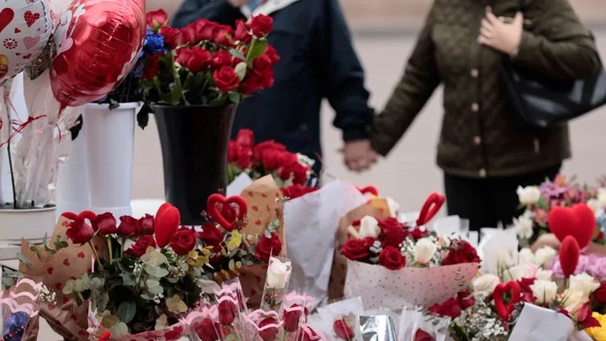 Referencial. San Valentín se caracteriza por ser una fecha donde los enamorados y/o amigos se regalan flores.