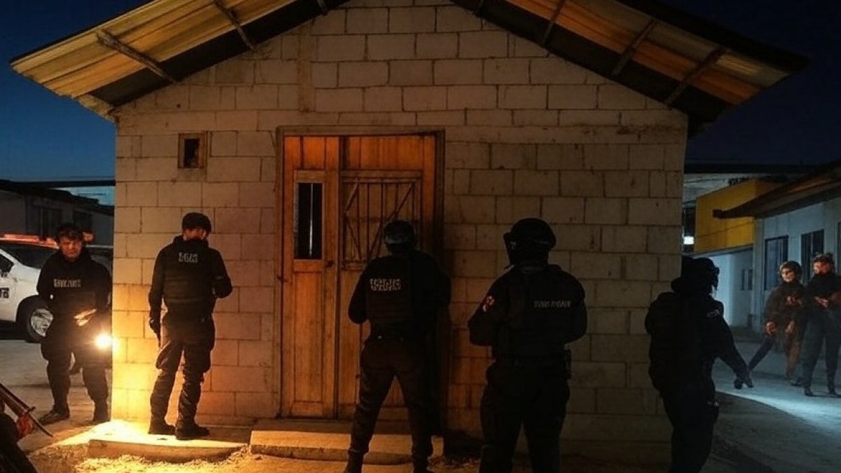 lusitración I.A. 200 viviendas allanadas en el suburbio por la Policía.