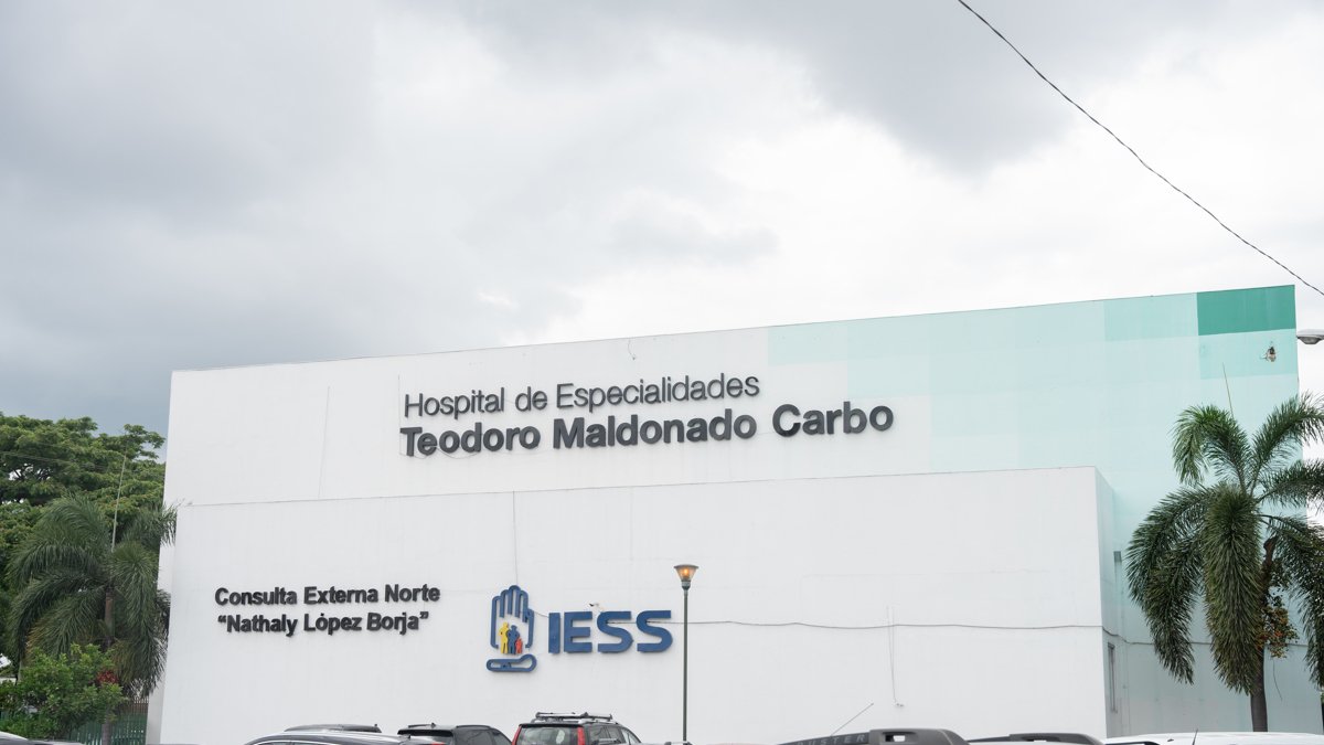 Fotografía del hospital Teodoro Maldonado Carbo este jueves, en Guayaquil (Ecuador).