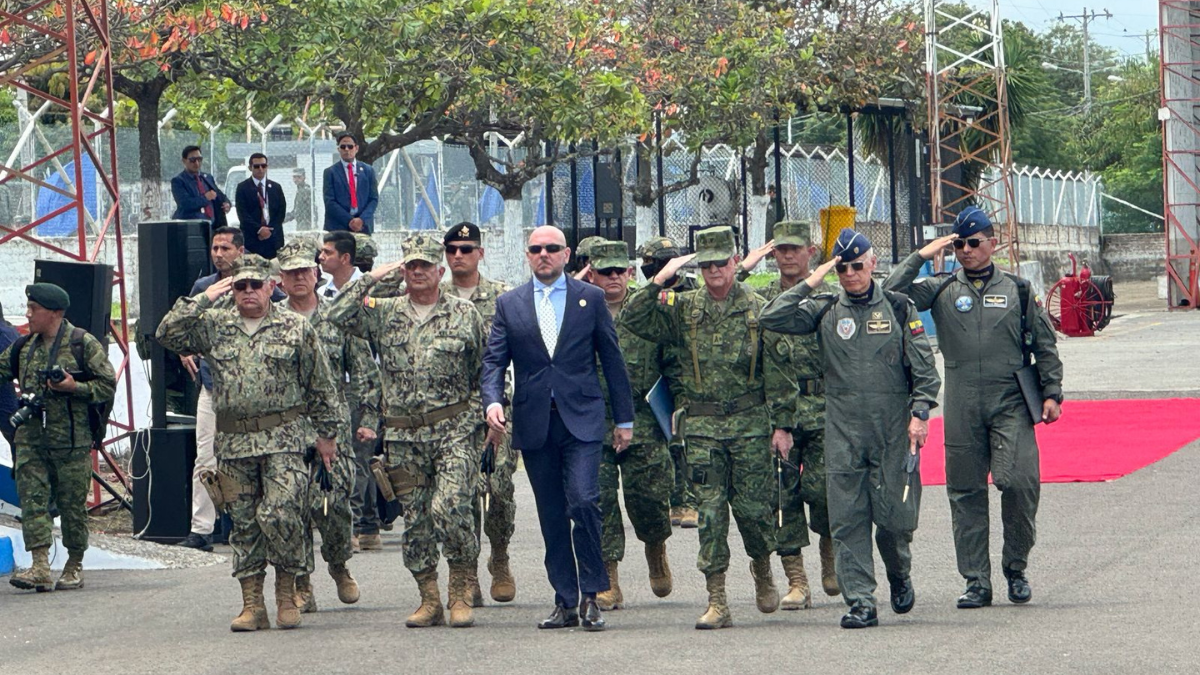 Giancarlo Loffredo, ministro de Defensa.