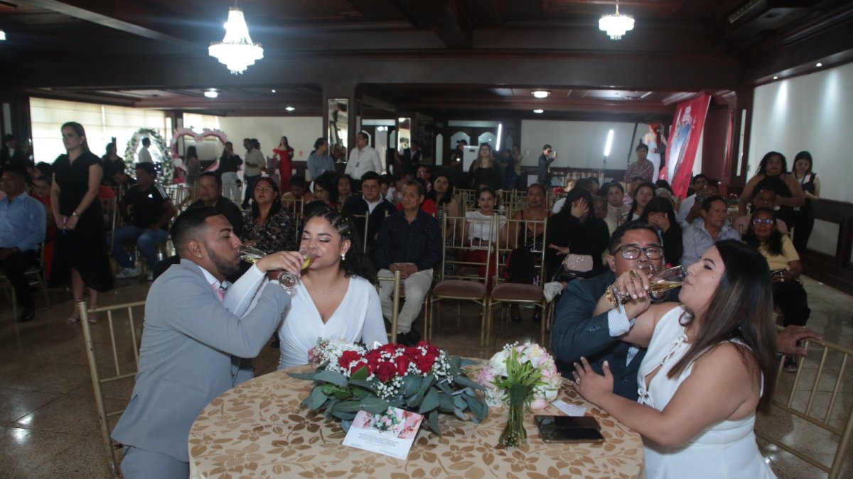 Este 14 de febrero se desarrolló un matrimonio colectivo en el sur de Guayaquil