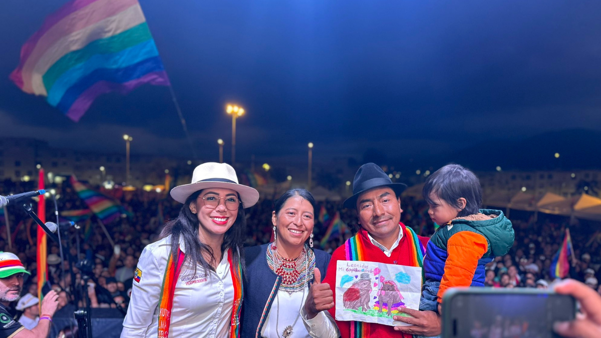 En el sur de Quito, Leonidas Iza, candidato presidencial por Pachakutik, recibió apoyo.