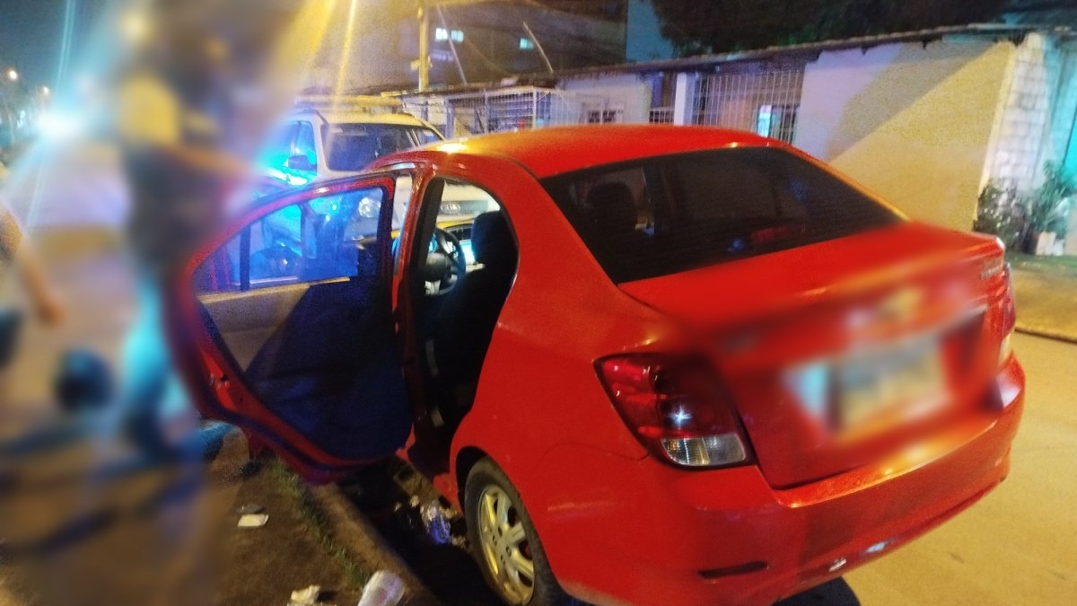 Hecho.  Persecución policial culmina en arresto tras disparos