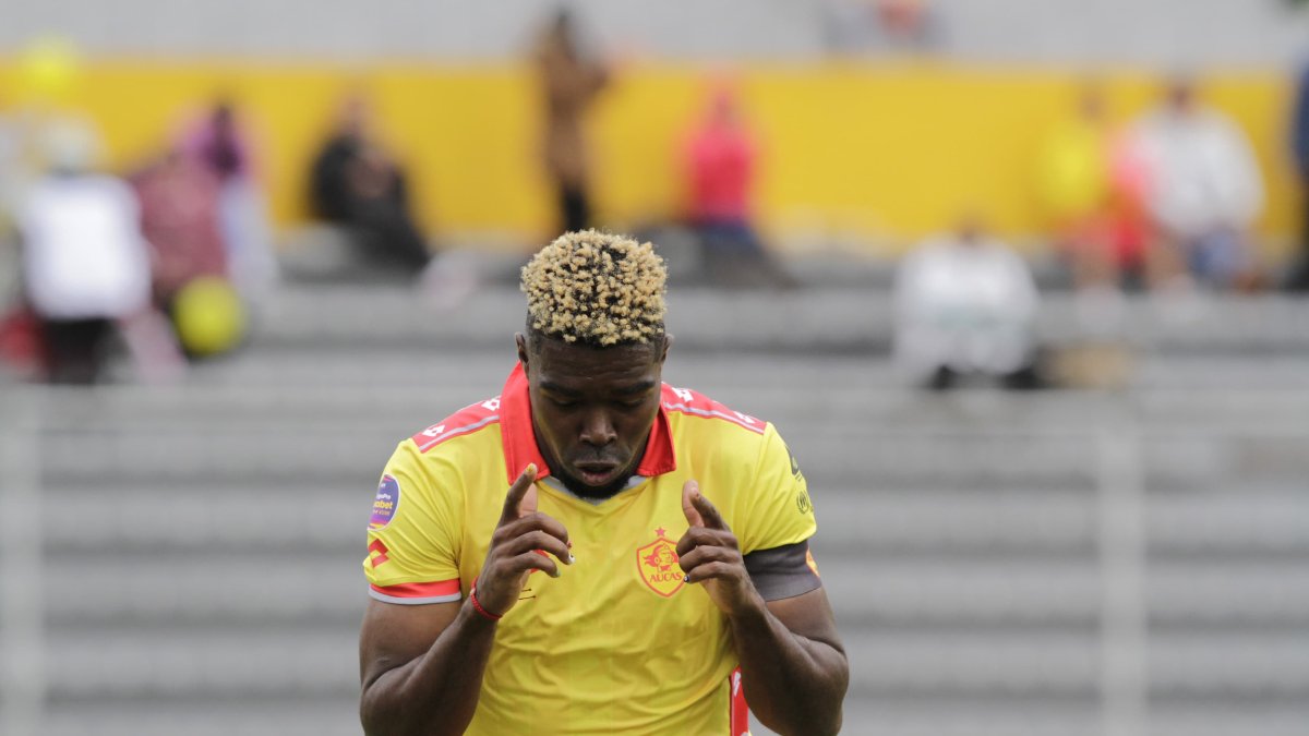 Michael Carcelén hizo un triplete de goles en el debut de Aucas 2025.