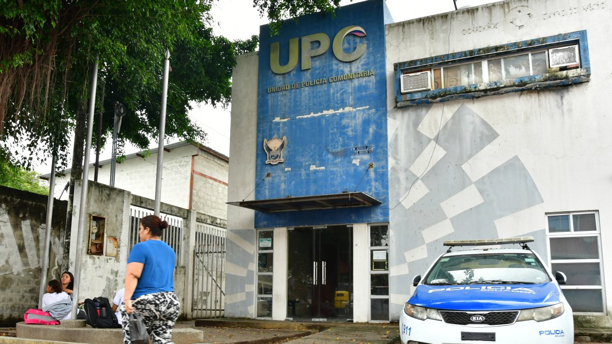 Panorama. Varias UPC de Guayaquil se encuentran en estado de abandono.Ciudadanos piden que se habiliten.