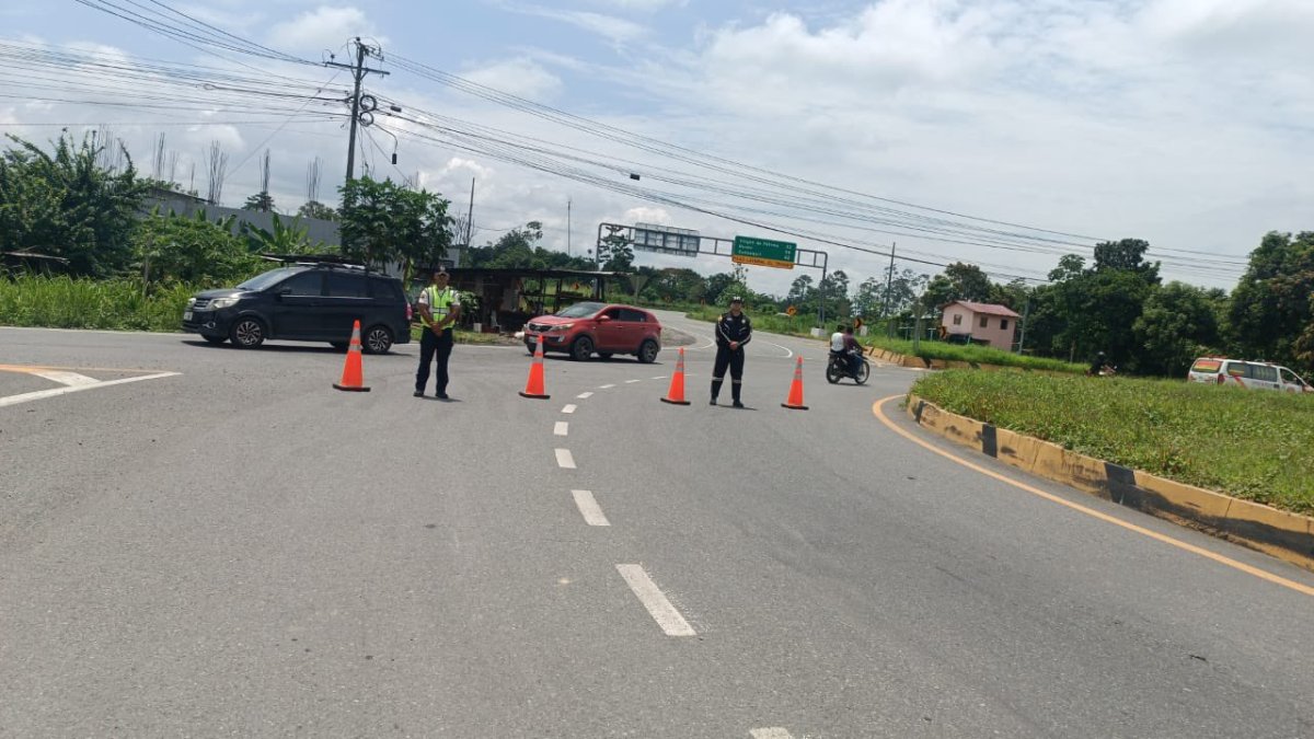 Efecto. La vía fue cerrada al tránsito, informó la CTE.