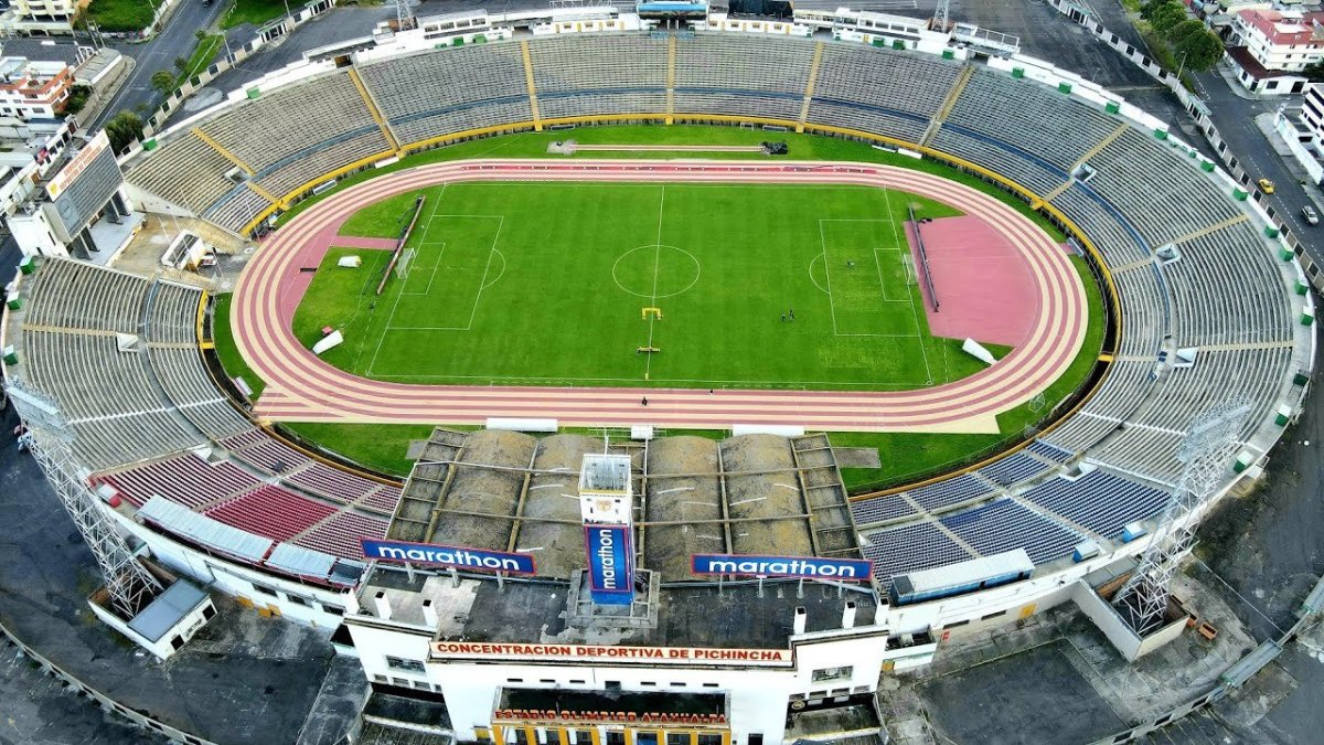 De acuerdo con los registros el estadio tomó tres años en ser construido hasta que fue inaugurado en el 25 de noviembre de 1951. Aquí Ecuador clasificó a su primer Mundial.