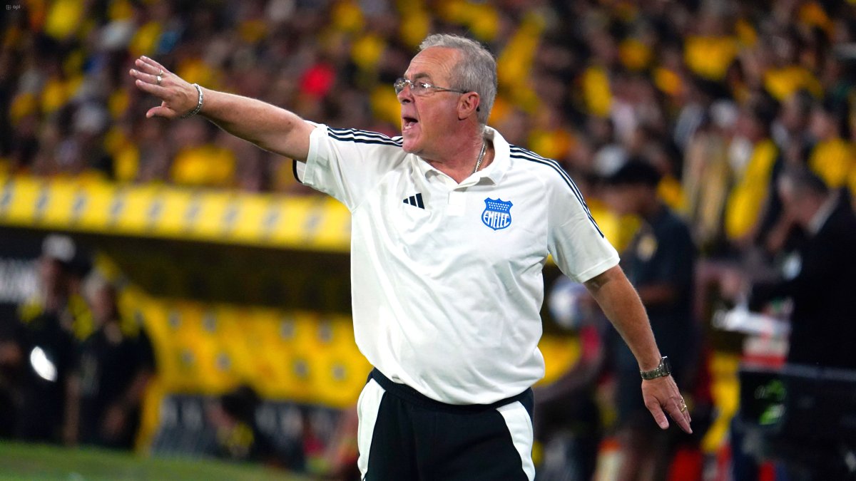 Jorge Célico lleva menos de un mes al frente de Emelec.