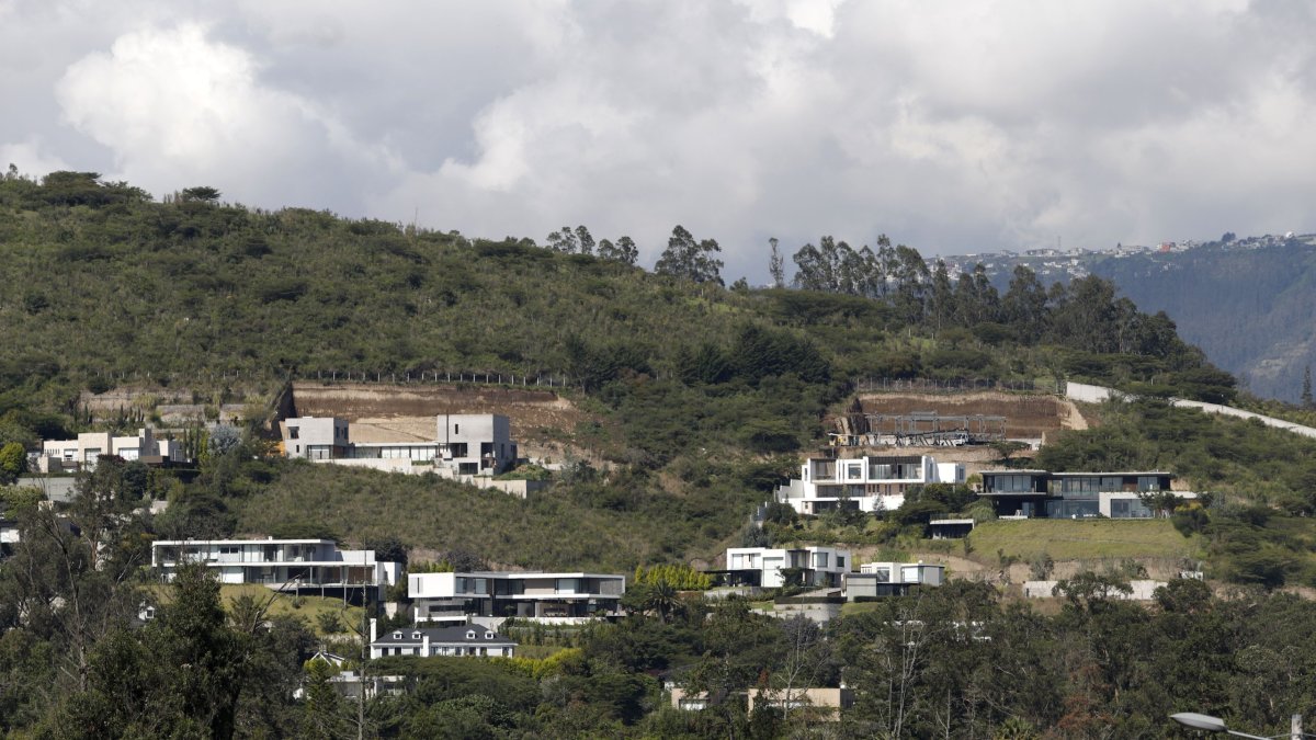 Ilaló. Desde la construcción de la Ruta Viva en 2012, la presión inmobiliaria ha sido un problema sin fin y aceleró la expansión urbana hacia en esta zona.
