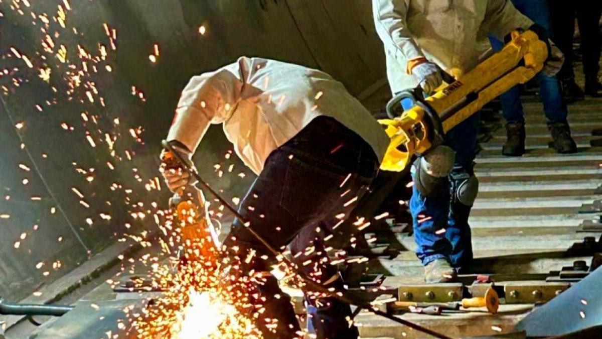 En la madrugada del domingo 16 de febrero se repararon las fisuras en la riel del Metro