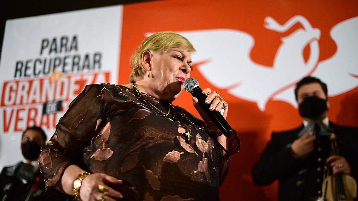 Fotografía de archivo del 20 de abril del 2021, de la cantante mexicana Paquita la del Barrio, durante una presentación en el municipio de Xalapa (México).