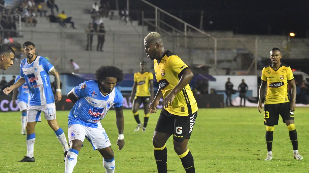 Barcelona SC pelea por clasificar a la fase de grupos de la Copa Libertadores 2025.